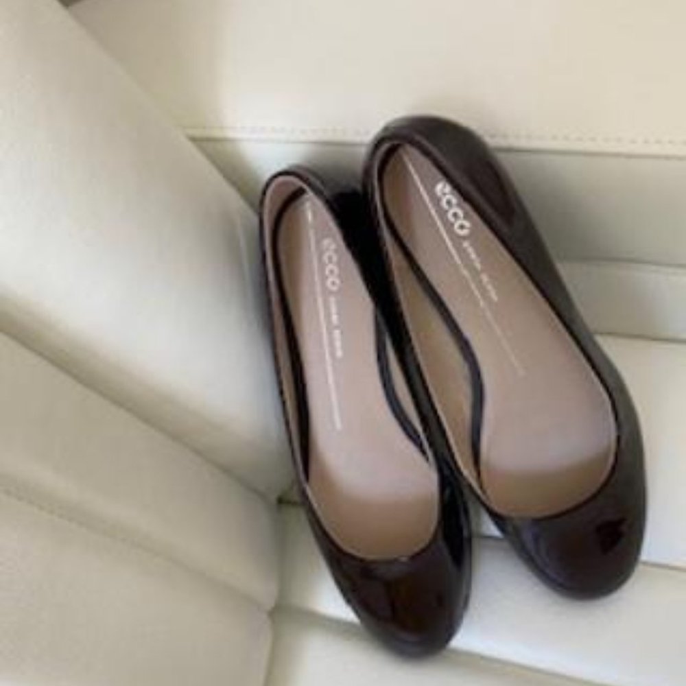 Ecco Flats